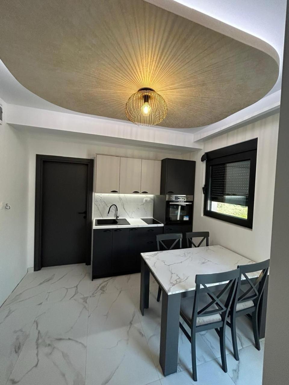 Merlin Prestige Apartments 부드바 외부 사진