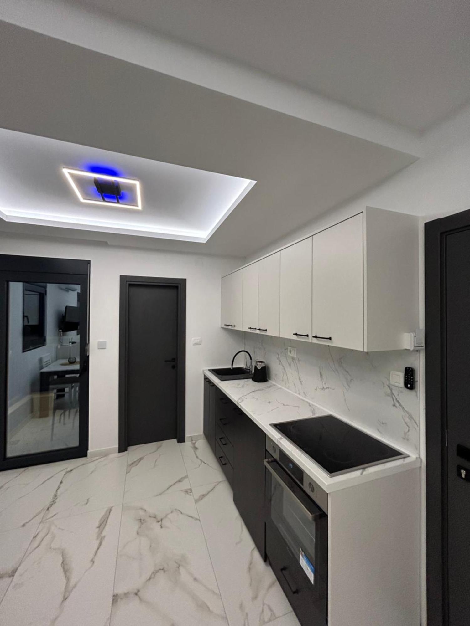 Merlin Prestige Apartments 부드바 외부 사진