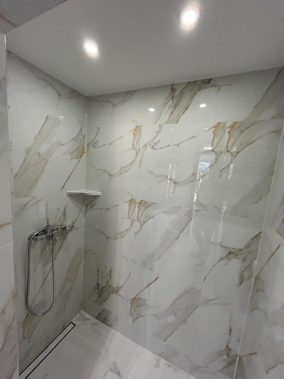 Merlin Prestige Apartments 부드바 객실 사진